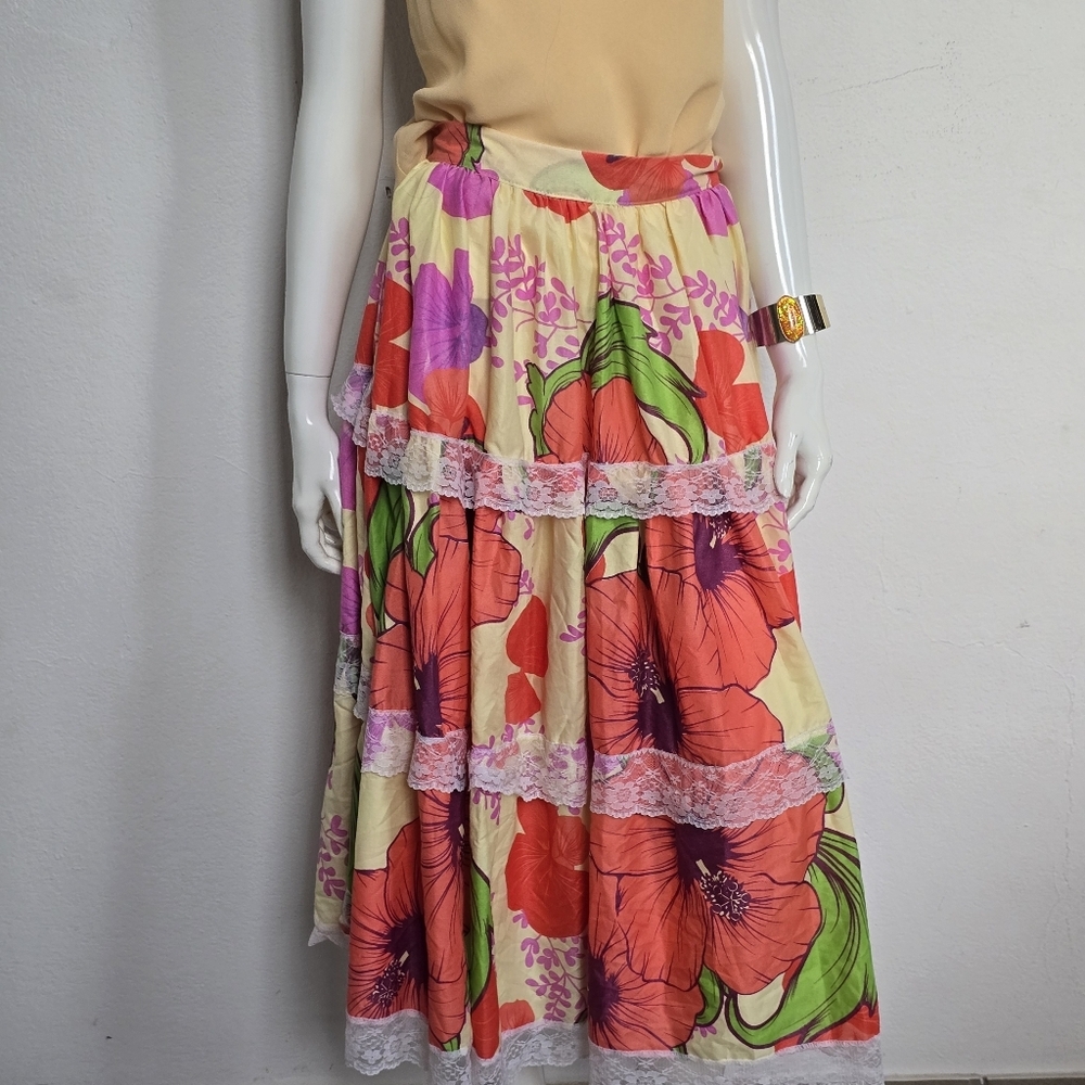 Maga Floral Multicolor Yellow Red Lace Tiered Skirt Puerto Rico L / XL